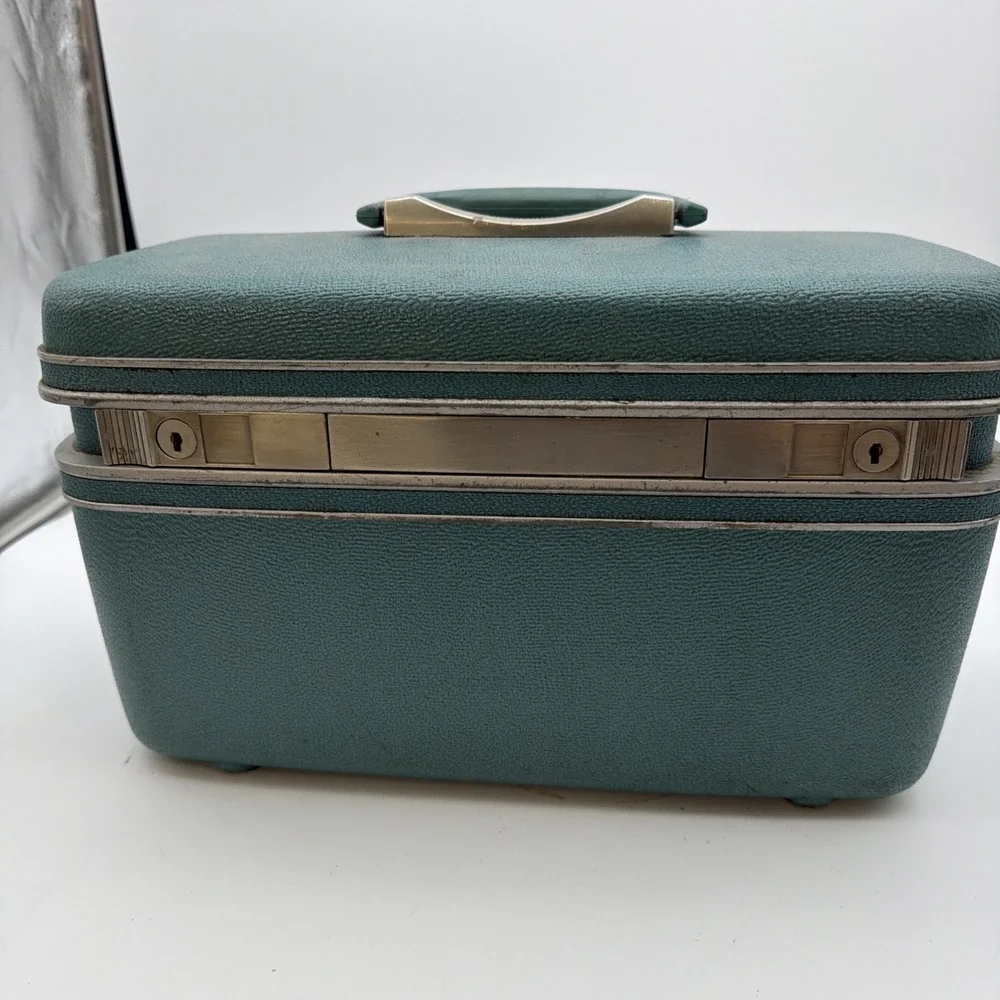 Samsonite 1970s True Vintage Blue  Vanity Case Mirror Locking No  tray